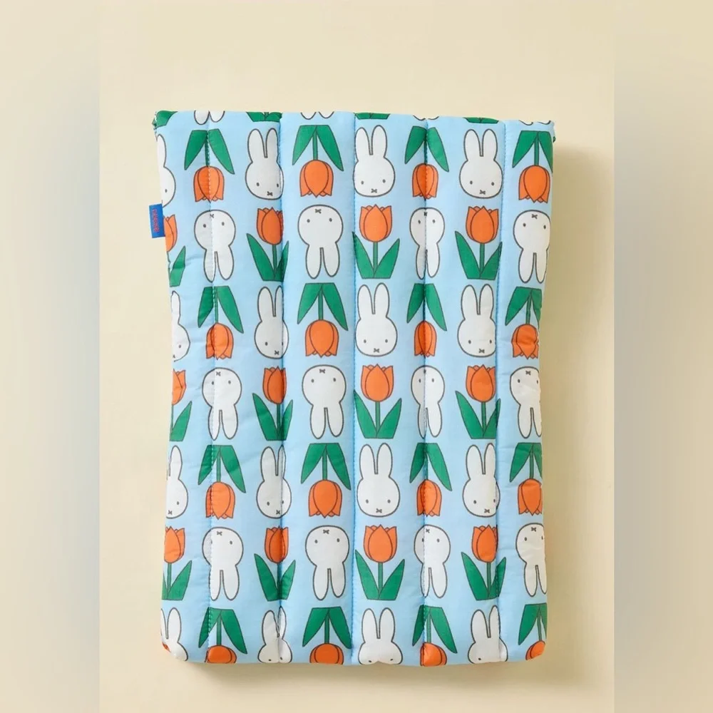 BAGGU Puffy 16" Retro Recycled Laptop Sleeve NWT - Tulip Miffy - UO Exclusive - Picture 2 of 6